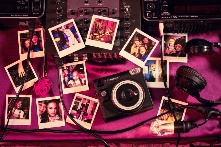 ฟูจิฟิล์ม ประเทศไทย เปิดตัว INSTAX SQUARE SQ40