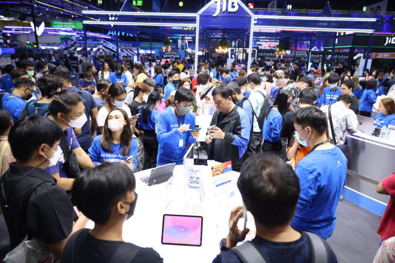 คอมมาร์ตฯ กลางปี ’66 สุดปัง กระตุ้นยอดขายเกินเป้าทุกแบรนด์และร้านค้าที่ร่วมงาน COMMART CRAZY DEAL