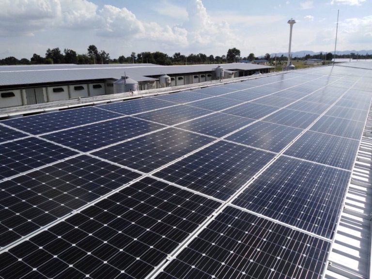 Solar D ร่วมกับ ม.กรุงเทพ ลงนามสัญญาติดตั้ง Solar Rooftop กว่า 100 ล้านบาท พร้อมมอบ Tesla Powerwall สนับสนุนการศึกษาด้านพลังงาน