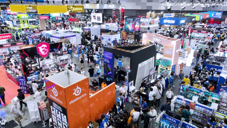 มหกรรมไอทีส่งท้ายปี “COMMART BEST DEAL” เงินสะพัดแรงทะลุ 3,300 ล้านบาท  กระตุ้นเศรษฐกิจส่งท้ายปีสุดคึกคัก