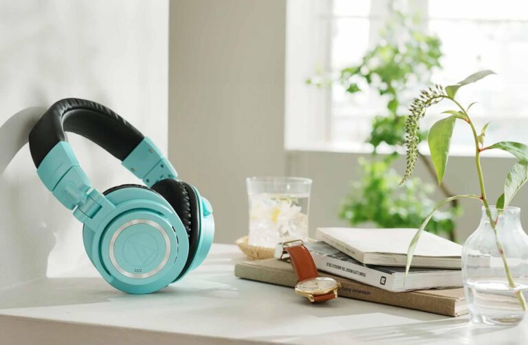 อาร์ทีบีฯ เปิดตัวหูฟัง ATH-M50xBT Ice Blue และ ATH-M50x Ice Blue จากแบรนด์ Audio Technica  ที่มาในลุคเรียบหรูด้วยสีเขียวมิ้นท์สดใสตัดกับสีดำได้อย่างลงตัว