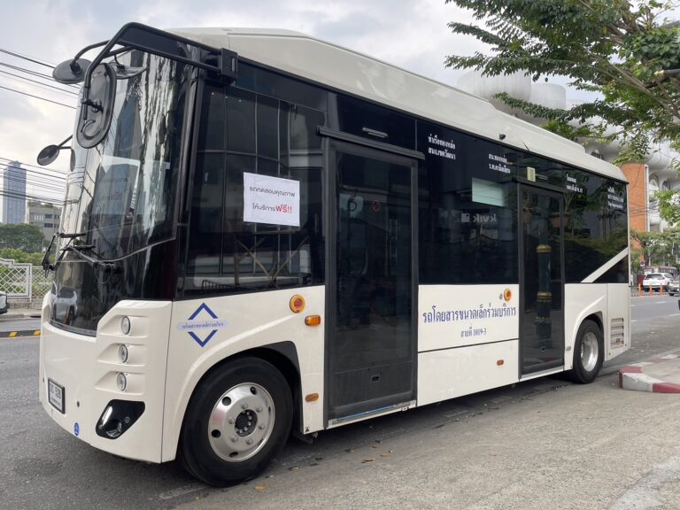 เรเว่ คอมเมอร์เชียล วีฮิเคิลส์ ทดสอบรถบัสไฟฟ้า BYD B70 ให้บริการรับ – ส่ง ย่านทองหล่อ ฟรี!  ชวนสัมผัสประสบการณ์การเดินทางด้วยไฟฟ้า 100% ขับเคลื่อนสังคมคาร์บอนต่ำอย่างยั่งยืน
