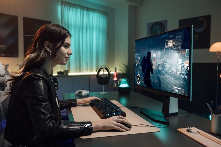 “วิวโซนิค” เผยโฉมจอมอนิเตอร์เกมมิ่ง OLED รุ่น “XG272-2K-OLED”  ให้ประสบการณ์เล่นเกมที่สมจริงยิ่งขึ้น พร้อมดีไซน์สีขาวสุดล้ำสะกดทุกสายตา