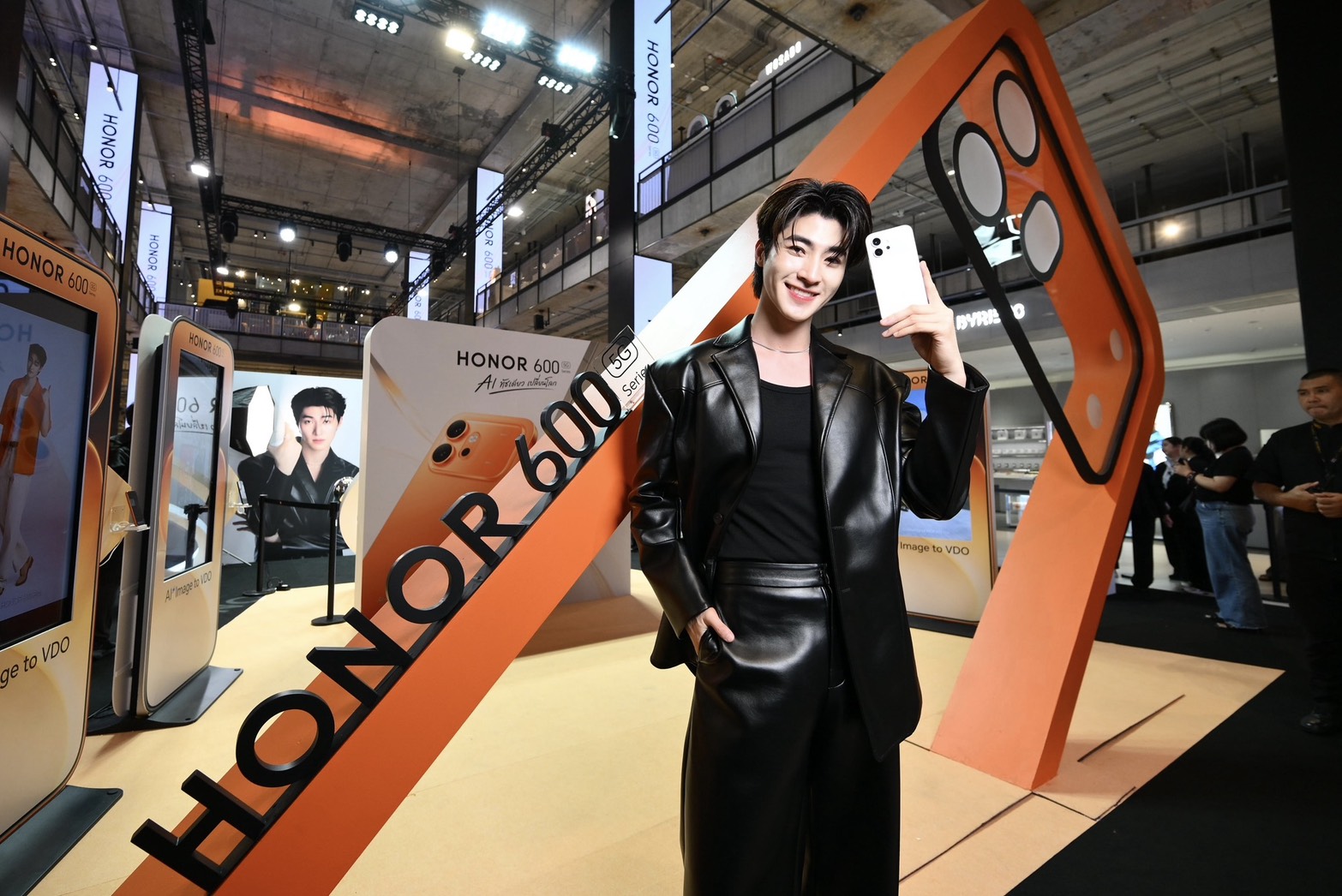 เปิดตัวสมาร์ตโฟนเรือธง HONOR 600 Series พร้อมฟีเจอร์  AI Image to Video 2.0  ดึง ‘บลู พงศ์ทิวัตถ์ ตั้งวันเจริญ’ นั่งแท่น HONOR 600 Series Thailand AI Friend