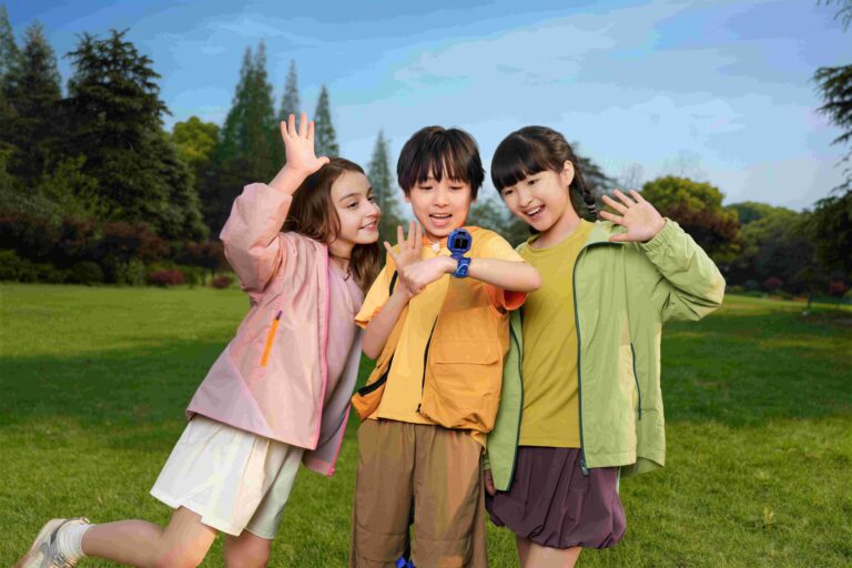 HUAWEI WATCH KIDS X1 Series สมาร์ทวอทช์เด็กสุดล้ำ ดีไซน์ถอดแยก-หมุนได้ 360° ราคาเริ่มต้นเพียง 6,990 บาท