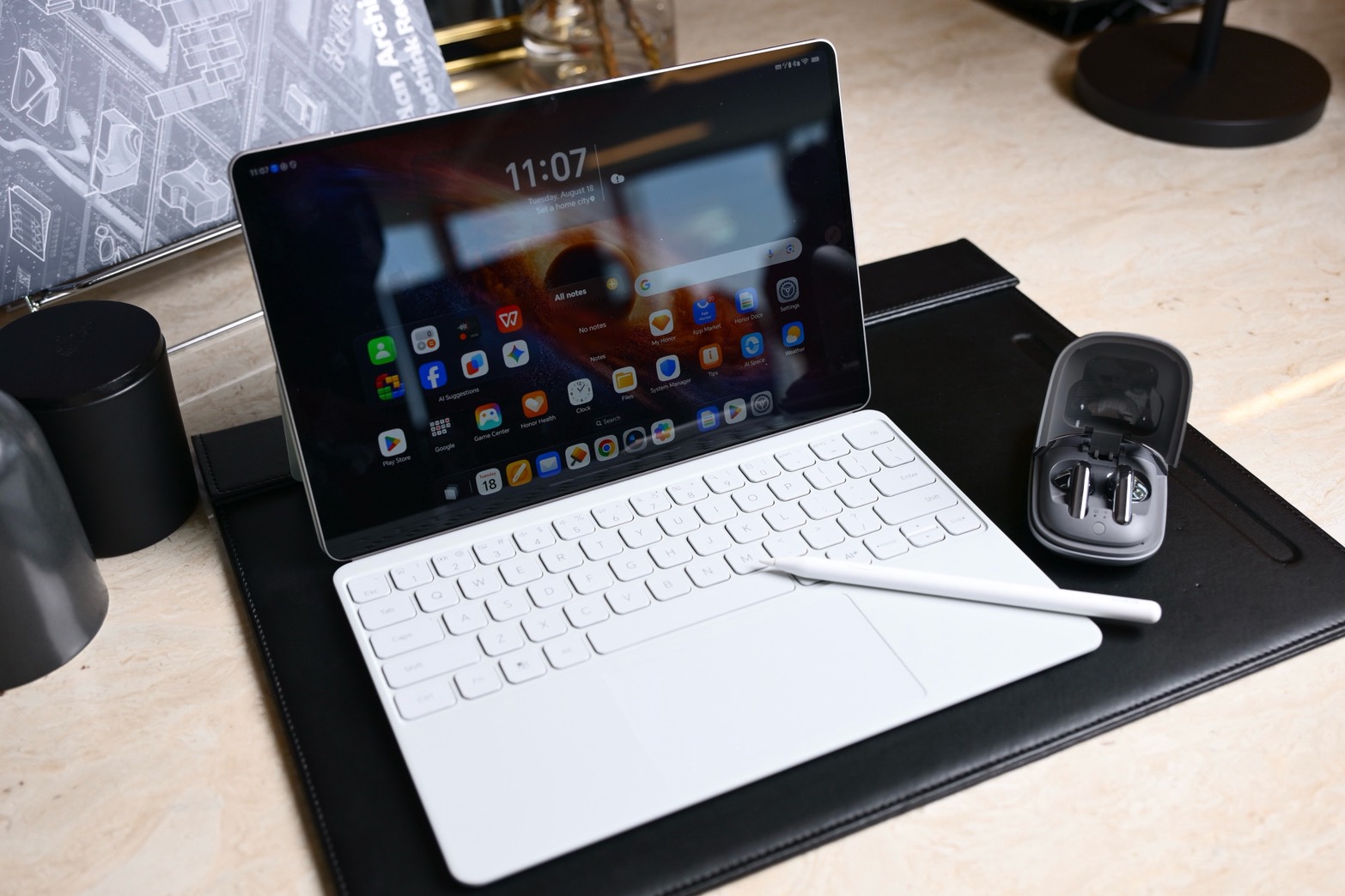 HONOR MagicPad4 แท็บเล็ตเรือธงบางเบา ราคา 29,999 บาท ขับเคลื่อนด้วย Snapdragon 8 Gen 5